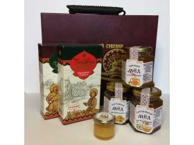 Подарочный набор мёда в чемодане сувенирный